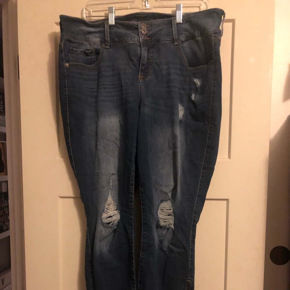Ankle Zipper Ripped Skinny Jean